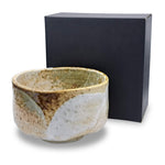 Load image into Gallery viewer, Japanische Matcha Schale Chawan Yuki handgemacht aus Keramik
