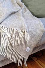 Load image into Gallery viewer, Wolldecke Pickstitch Limestone
