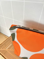 Lade das Bild in den Galerie-Viewer, Kulturtasche Orangen
