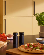 Lade das Bild in den Galerie-Viewer, Gewürzmühle Helsinki 2er-Set Schwarz
