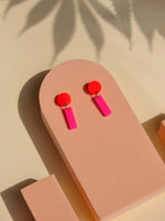 Load image into Gallery viewer, Mini Sticks Statement Ohrringe - feuerrot pink
