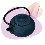 Lade das Bild in den Galerie-Viewer, Teekanne ARARE Gusseisen 0.6 l blau mit Untersetzer
