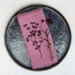 Lade das Bild in den Galerie-Viewer, Servietten Leinen Erika mit Siebdruck Beerenzweig
