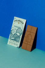 Load image into Gallery viewer, Milchschokolade (39%) mit Karamell &amp; Meersalz - bio
