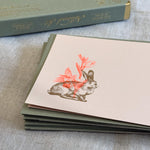 Lade das Bild in den Galerie-Viewer, Notecard-Set Risodruck Hase mit Narzisse
