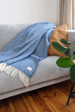 Load image into Gallery viewer, Wolldecke Pickstitch Rain
