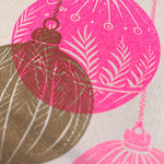 Load image into Gallery viewer, Postkarte Weihnachtskugeln Pink
