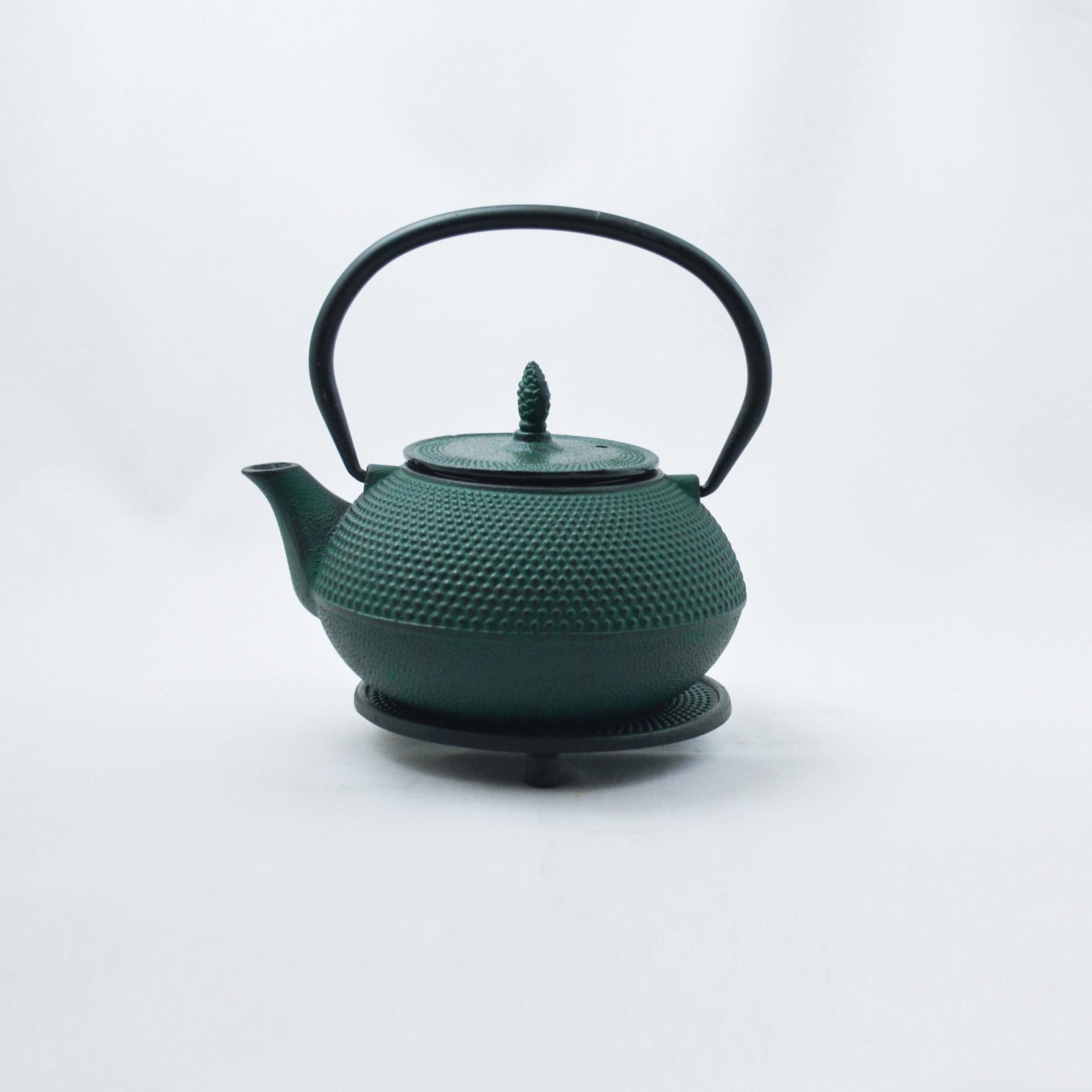 Teekanne ARARE Gusseisen 0.6 l grün mit Untersetzer