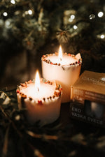 Lade das Bild in den Galerie-Viewer, Duftkerze FEST handgemacht 9 cm
